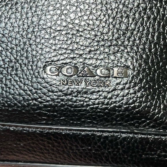 Coach New York Beckett Pocket Crossbody, Pebble Black Leather, Adjustable Strap - Picture 5 of 16